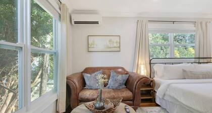 Cozy Studio Downtown WPB -Unit C