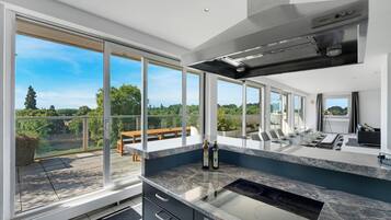 Kühlschrank, Herdplatte, Geschirrspüler