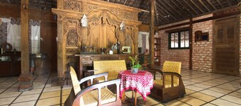 OYO Homes 93598 Omah Baturan Syariah