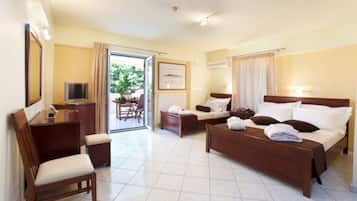 Superior Triple Room | In-room safe, soundproofing, iron/ironing board, free WiFi