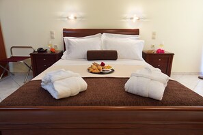 In-room safe, soundproofing, iron/ironing board, free WiFi - Belle View Hotel (Kefalonia)