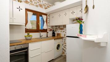 Apartment | Eigene Küche | Mini-Kühlschrank, Ofen, Herdplatte, Espressomaschine