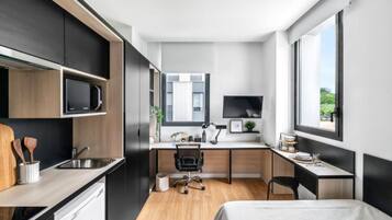 Estudio Premium, 1 habitación | Escritorio y espacio para trabajar con un portátil