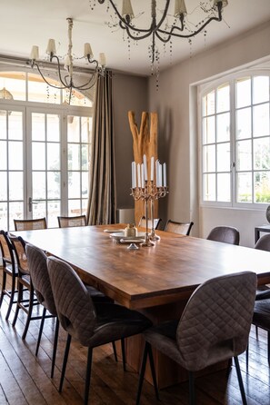 تناول الطعام