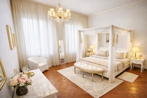 3 Schlafzimmer, Schreibtisch, Bügeleisen/Bügelbrett, Reisekinderbett