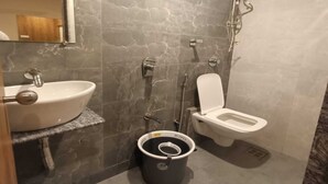 Standard Room | Bathroom - Hotel Apple Inn (Mumbai)