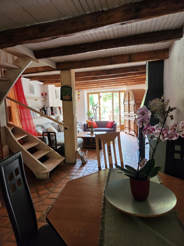 TV, fireplace, DVD player, table tennis