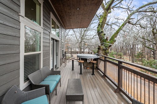 Unique Original Design, Upscale Fun at Lake Texoma