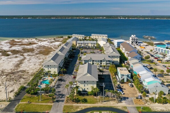 Exterior - Awesome condo with pool, across from beach access (Navarre)