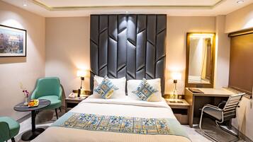 Kahden hengen executive-huone | Tallelokero huoneessa, silitysrauta/-lauta, ilmainen Wi-Fi