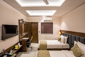Deluxe Double Room | In-room safe, iron/ironing board, free WiFi - Regenta Place Raaj Agra (Agra)
