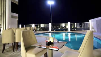 Outdoor pool, pool umbrellas