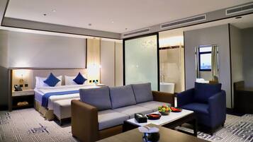 Executive Suite, 1 Bedroom | 1 bedroom, Egyptian cotton sheets, premium bedding, pillowtop beds