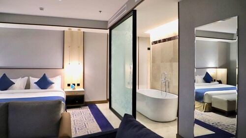 Five seasons Hotel & Spa