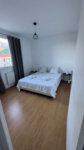 3 Schlafzimmer, Bügeleisen/Bügelbrett, WLAN, Bettwäsche