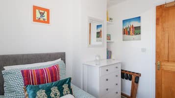 3 quartos, Wi-Fi de cortesia, individualmente decorados