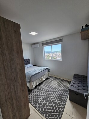 2 bedrooms, iron/ironing board, WiFi, bed sheets - Apartamento com 1 Suíte e 1 Quarto (Tabuleiro Camboriú)