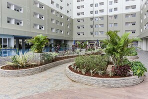 Garden - Capital O 93593 Pelangi Loftville City (South Tangerang)
