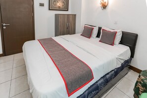 Deluxe Double Room - Capital O 93593 Pelangi Loftville City (South Tangerang)
