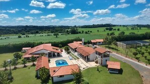 Exterior - Cinematográfico, Encantador e Paradisíaco  (Quadra)