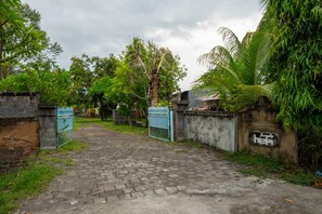 Exterior - Hotel O Hepi Bungalow Lovina (Buleleng)