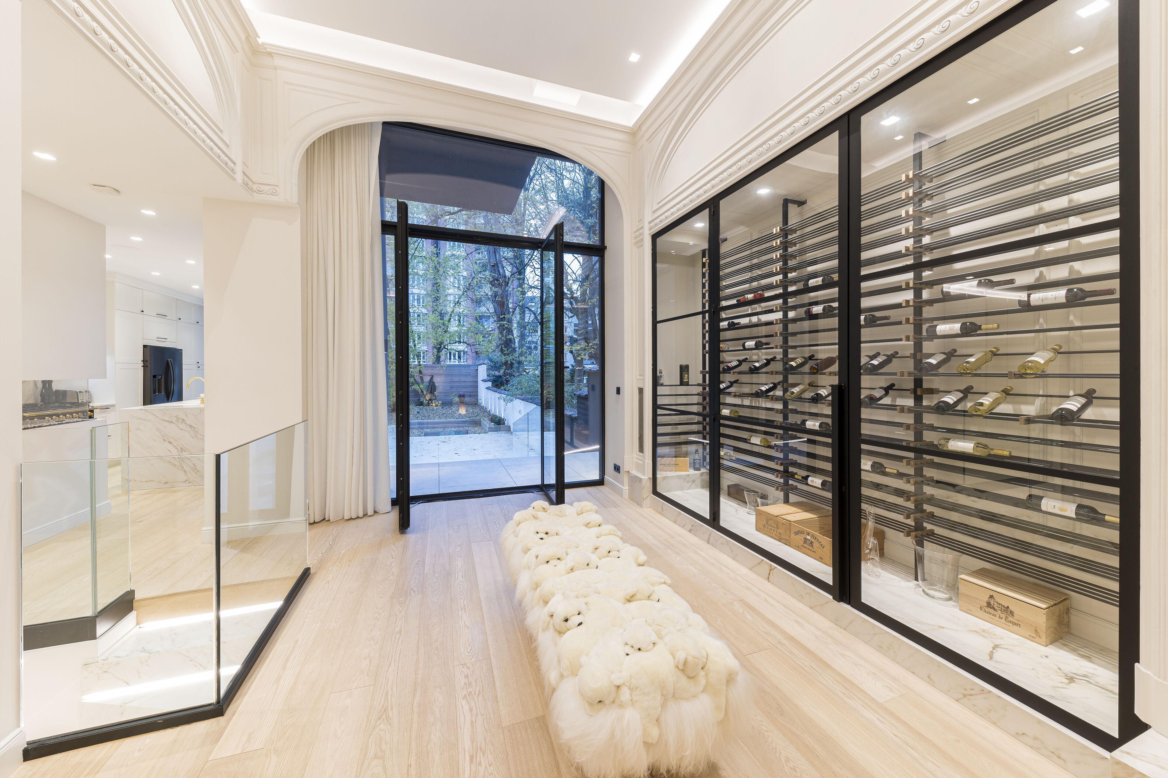 Căn hộ Cao cấp, 3 phòng ngủ, không hút thuốc, phòng tắm riêng | Khu phòng khách | Smart TV 100-cm có truyền hình vệ tinh, lò sưởi, Netflix 