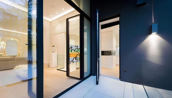 Luxury Apartment, 3 Bedrooms, Non Smoking, Private Bathroom | Terrace/patio
