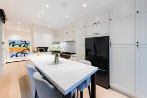 Luxury Apartment, 3 Bedrooms, Non Smoking, Private Bathroom | Private kitchen