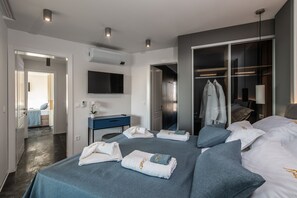 5 bedrooms, in-room safe, iron/ironing board, free WiFi