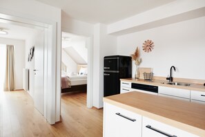 Deluxe Condo, 2 Bedrooms, Non Smoking, Kitchen