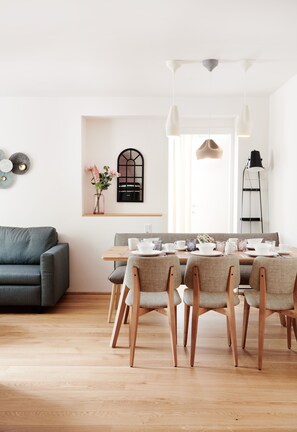 Comfort Apartment, 2 Bedrooms, Non Smoking, Kitchen | In-room dining