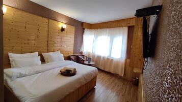 Deluxe Room | 1 bedroom, free WiFi