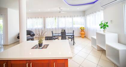 Plaza Achim 2br Apt, Heart Of Nightlife Area!