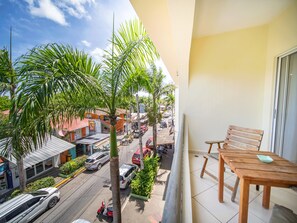 Departamento, 2 habitaciones, balcón, vista a la ciudad | Balcón