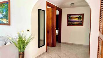 Apartment, 2 Bedrooms, Smoking, Hot Tub | Interior