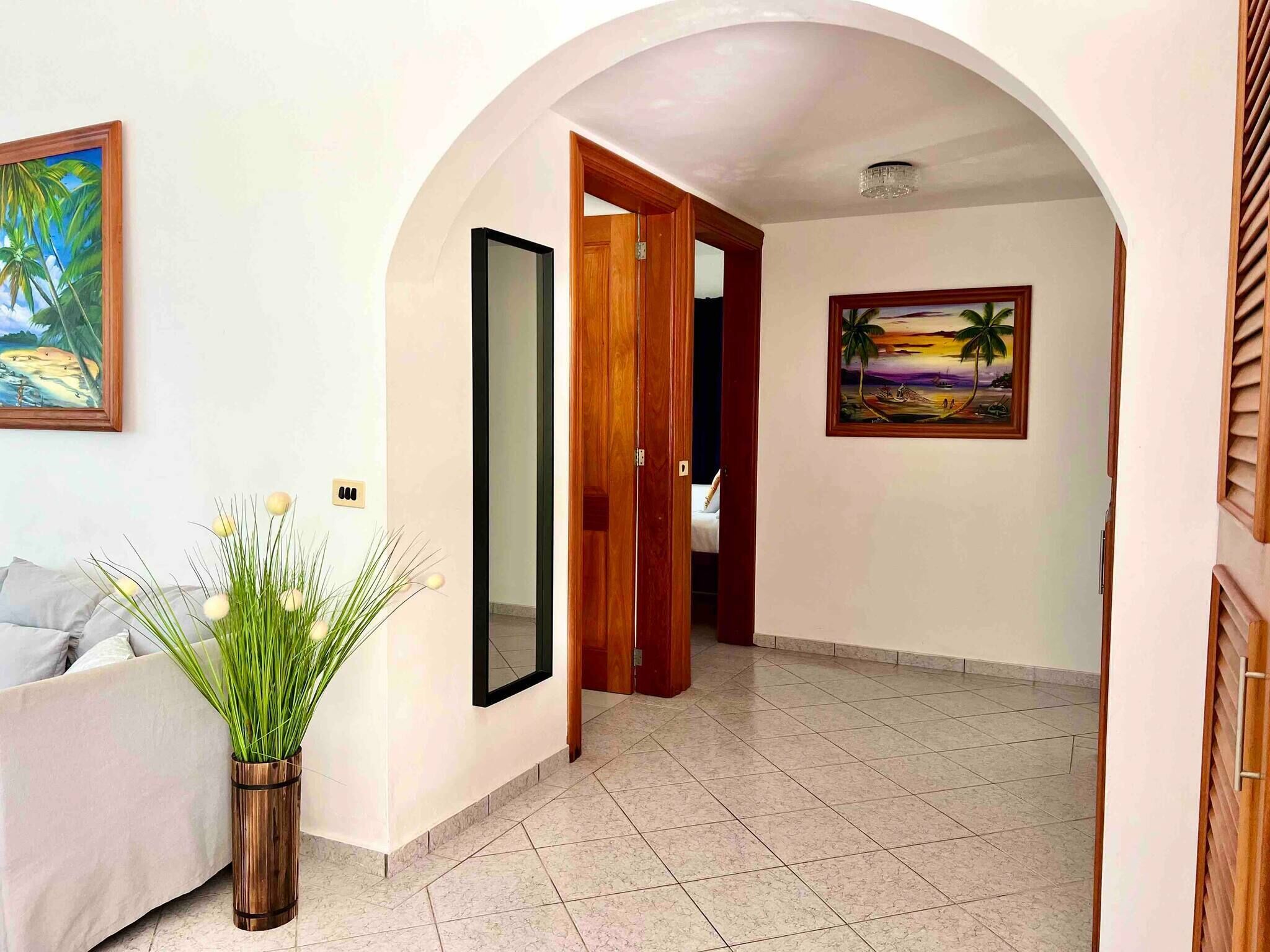 Apartment, 2 Bedrooms, Smoking, Hot Tub | Interior