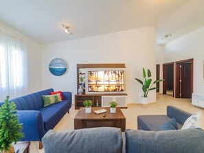 Leilighet, flere soverom, privat basseng, hageutsikt | Oppholdsrom