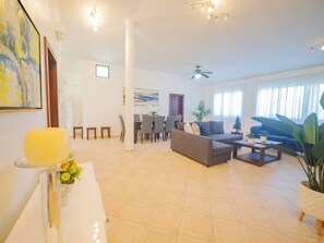 Apartment, Multiple Bedrooms, Private Pool, Garden View | Living area