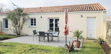Jardin clos avec terrasse