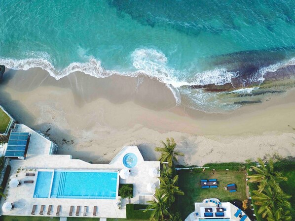 Villa - flere soveværelser - udsigt til pool | Udendørsområde