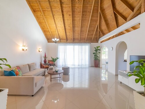 Casati Pearl House, Big House With Private Pool!