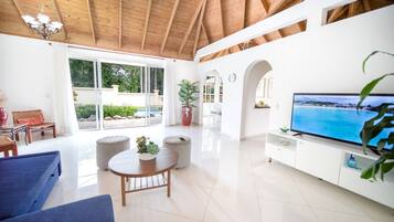 Vila, 4 quartos, terraço, vista para o jardim | Área de estar