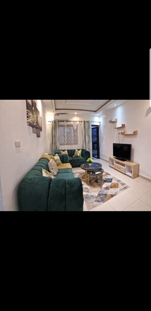 Living area - Jolie Studio Situé Dans un Coin Chic de la Ville de Douala Kotto 1min Goudron (Douala)