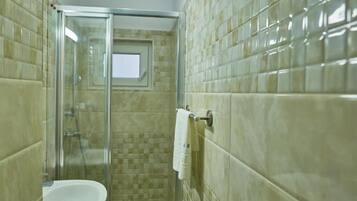 Comfort Room | Bathroom | Towels