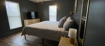 A great stay, close to Spire, GOTL, & Wineries....King Bed!