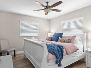 3 bedrooms, iron/ironing board, WiFi, bed sheets