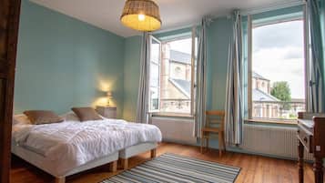 4 bedrooms, WiFi, bed sheets