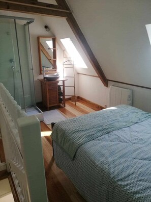 1 habitación, wifi gratis y ropa de cama