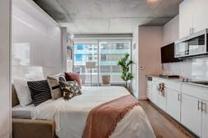 Standard Studio | Free WiFi, bed sheets