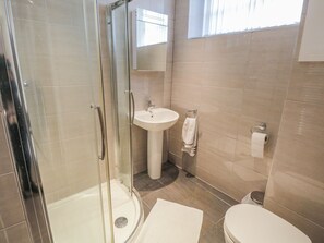 Shower - La'l Tethera (Ambleside)